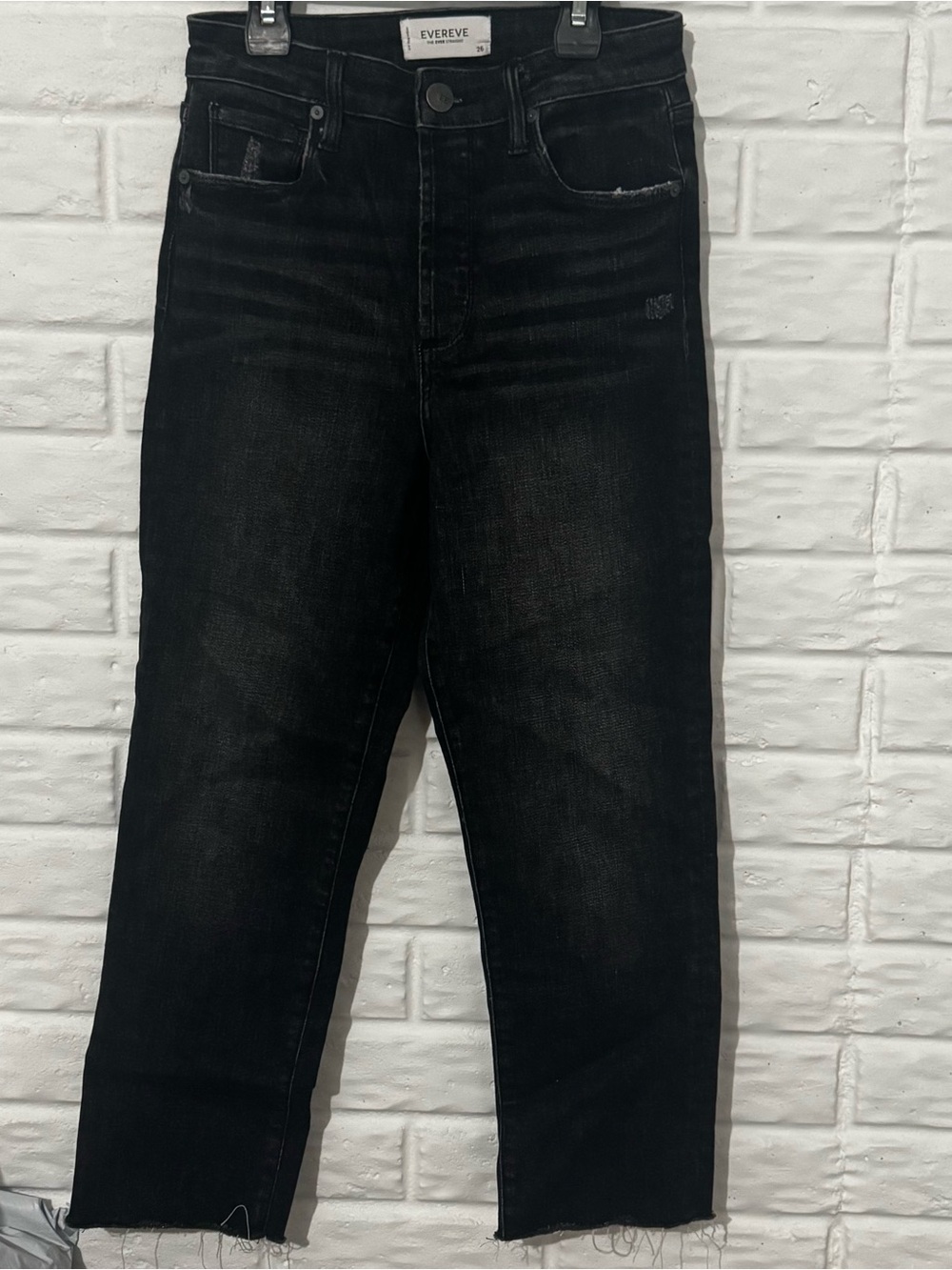 Evereve The Ever Straight Jeans Women’s 26 Black Distressed Denim Raw Hem